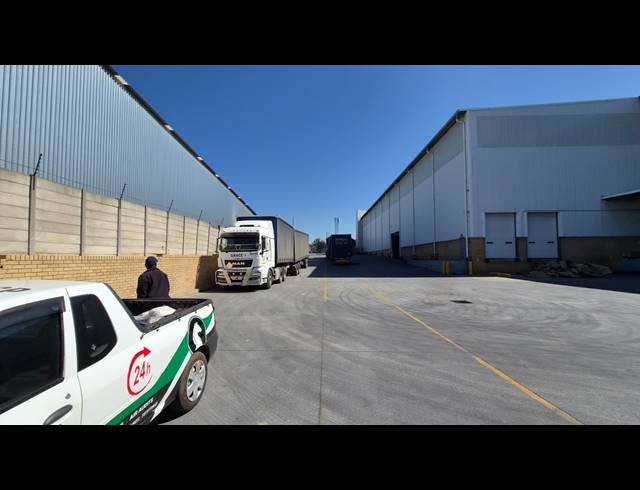 7,740M² WAREHOUSE TO LET IN ISANDO